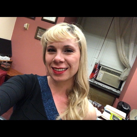 Meet your Posher, Anjeza - Picture 1 of 1